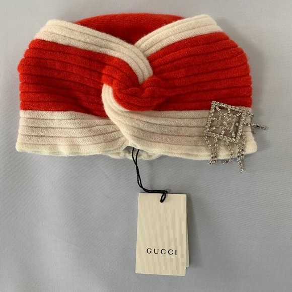 Gucci Knit Hat with Crystal Brooch in Red - Picture 5 of 7